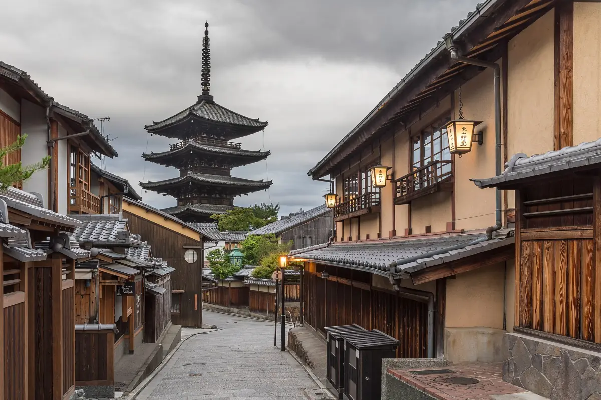 Die Yasaka-Pagode am Ende der Gasse
